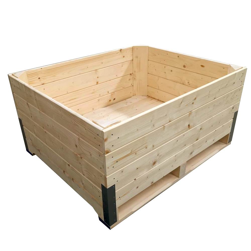 Wooden box on three skids for fruits